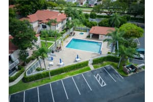 11266 Sw 12th St 201, Pembroke Pines