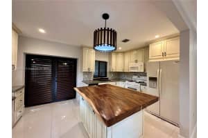 449 Falcon Ave Miami Springs, FL 33166 - MLS#A11892462