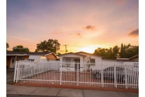 3540 Nw 97th St, Miami