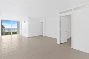 6450 Collins Ave 606 Miami Beach, FL 33141 - MLS#A11892518