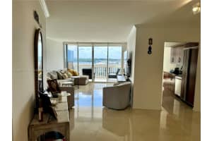1000 Island Blvd 811, Aventura