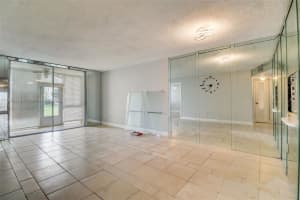 9001 Sunrise Lakes Blvd 109 Sunrise, FL 33322 - MLS#A11892570