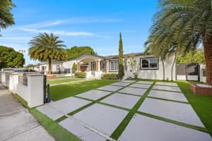 155 W 60th St Hialeah, FL 33012 - MLS#A11892599