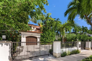 2143 N Bay Rd Miami Beach, FL 33140 - MLS#A11892632