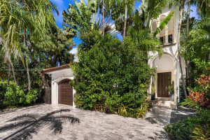 2143 N Bay Rd Miami Beach, FL 33140 - MLS#A11892632