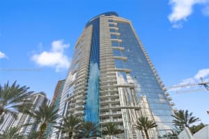 851 Ne 1st Ave 3707, Miami