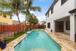 15987 Sw 141st St, Miami