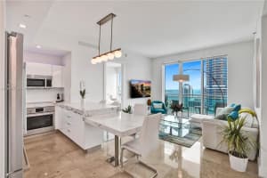 950 Brickell Bay Dr 4707 Miami, FL 33131 - MLS#A11892729