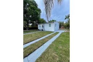 775 Nw 142nd St, Miami