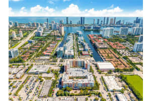2775 Ne 187th St 309, Aventura