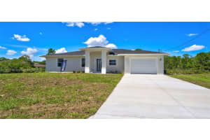 752 Cardinal St E Lehigh Acres, FL 33974 - MLS#A11892796