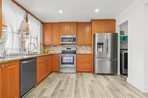 9200 Nw 21st Mnr Sunrise, FL 33322 - MLS#A11892803