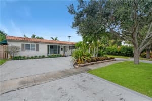 2210 Ne 62nd St Fort Lauderdale, FL 33308 - MLS#A11892807