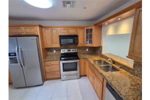 460 Lakeview Drive 2 Weston, FL 33326 - MLS#A11892887