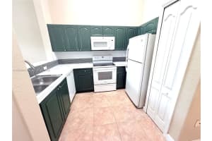 1656 Se 29th Ct 207, Homestead