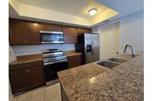 1213 Sw 74th Ave 1213 North Lauderdale, FL 33068 Sold 12/01/25