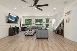 10450 Nw 67th St Doral, FL 33178 - MLS#A11892967