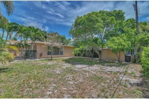 822 Avenida Hermosa West Palm Beach, FL 33405 - MLS#A11893022