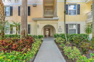 275 Murcia Dr 104, Jupiter