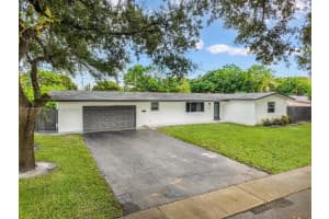 740 Beachwood Ln Plantation, FL 33317 - MLS#A11893075