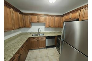 810 Lake Shore Dr 40 Lake Park, FL 33403 - MLS#A11893076
