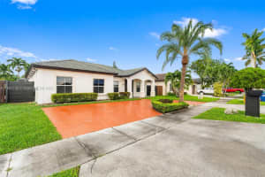 8831 Nw 166th Ter Miami Lakes, FL 33018 - MLS#A11893130