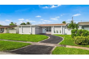 8531 Nw 25th St Sunrise, FL 33322 - MLS#A11893198