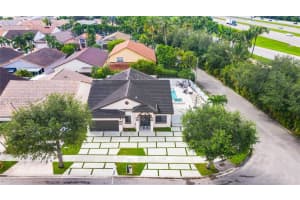 9182 Nw 148th St, Miami Lakes