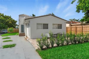 1637 Jackson St 1-3 Hollywood, FL 33020 - MLS#A11893226