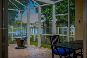 7557 Nw 18th Dr, Pembroke Pines