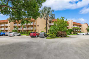 9301 Sunrise Lakes Blvd 307, Sunrise