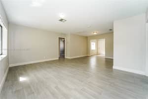 6700 Douglas St Hollywood, FL 33024 - MLS#A11893282