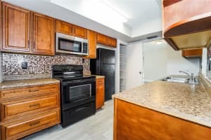 6700 Douglas St Hollywood, FL 33024 - MLS#A11893282