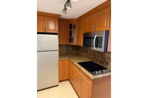 7000 Nw 186th St 4-129a, Hialeah