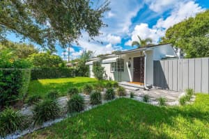 5515 Spruce Ave West Palm Beach, FL 33407 - MLS#A11893298