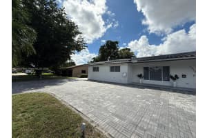 19150 S Saint Andrews Dr Hialeah, FL 33015 - MLS#A11893315