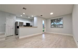 1976 Sw 60th Ter, North Lauderdale