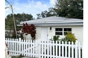 1717 Nw 69th St, Miami