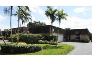 19224 W Lake Dr, Hialeah 19224 W Lake Dr, Hialeah