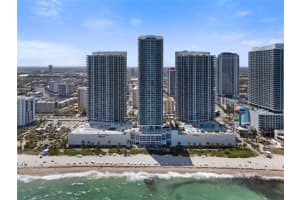 18061 Biscayne 1701, Aventura