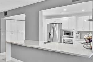 1000 Parkview Dr 329 Hallandale Beach, FL 33009 - MLS#A11893470