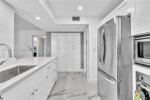 1000 Parkview Dr 329 Hallandale Beach, FL 33009 - MLS#A11893470