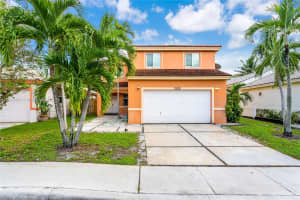 10470 Sw 16th St Pembroke Pines, FL 33025 - MLS#A11893485