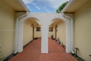 2401 Sw 58th Mnr 2 Dania Beach, FL 33312 - MLS#A11893509