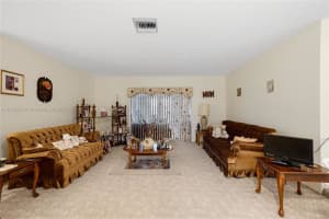 3931 Nw 32nd Ave Lauderdale Lakes, FL 33309 - MLS#A11893520
