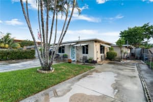 940 E 21st St Hialeah, FL 33013 - MLS#A11893529