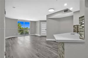 5880 Collins Ave 403 Miami Beach, FL 33140 - MLS#A11893593