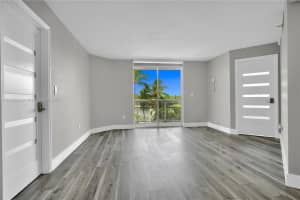 5880 Collins Ave 403 Miami Beach, FL 33140 - MLS#A11893593