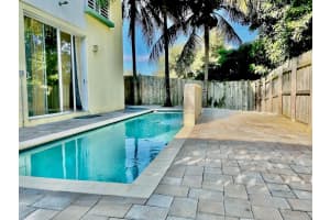 813 Se 18th Ct Fort Lauderdale, FL 33316 - MLS#A11893656