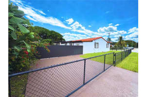 590 Sw 36th Ave Miami, FL 33135 - MLS#A11893680